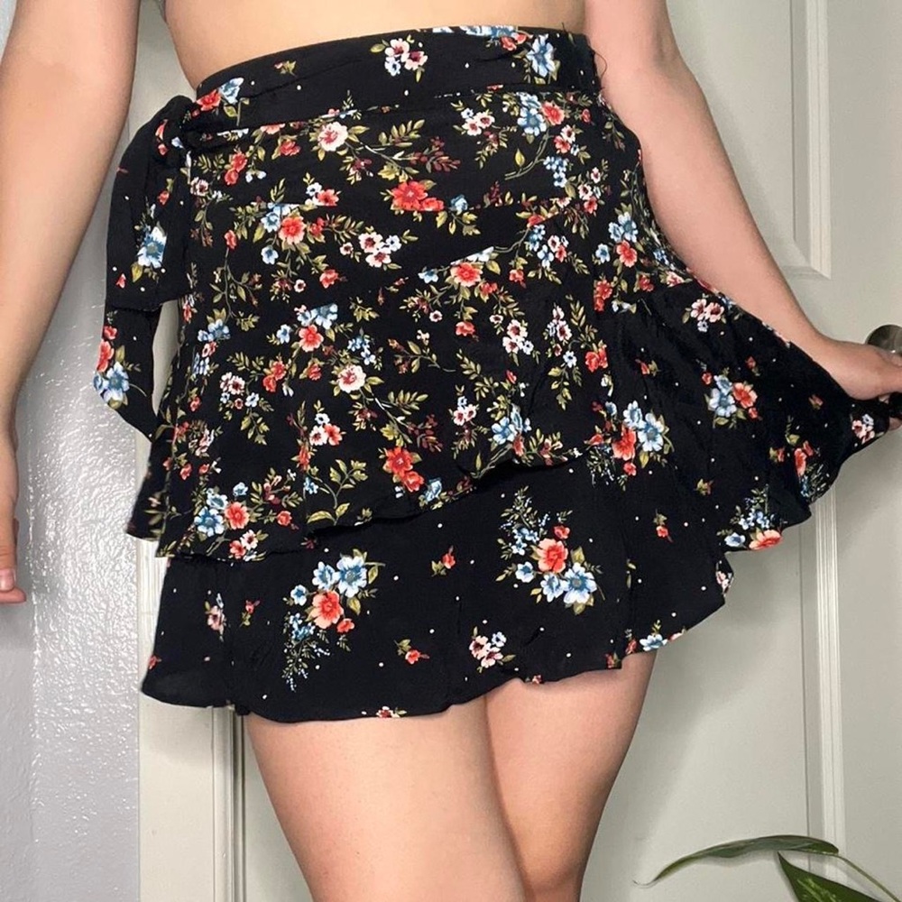 Black skirt with flowers